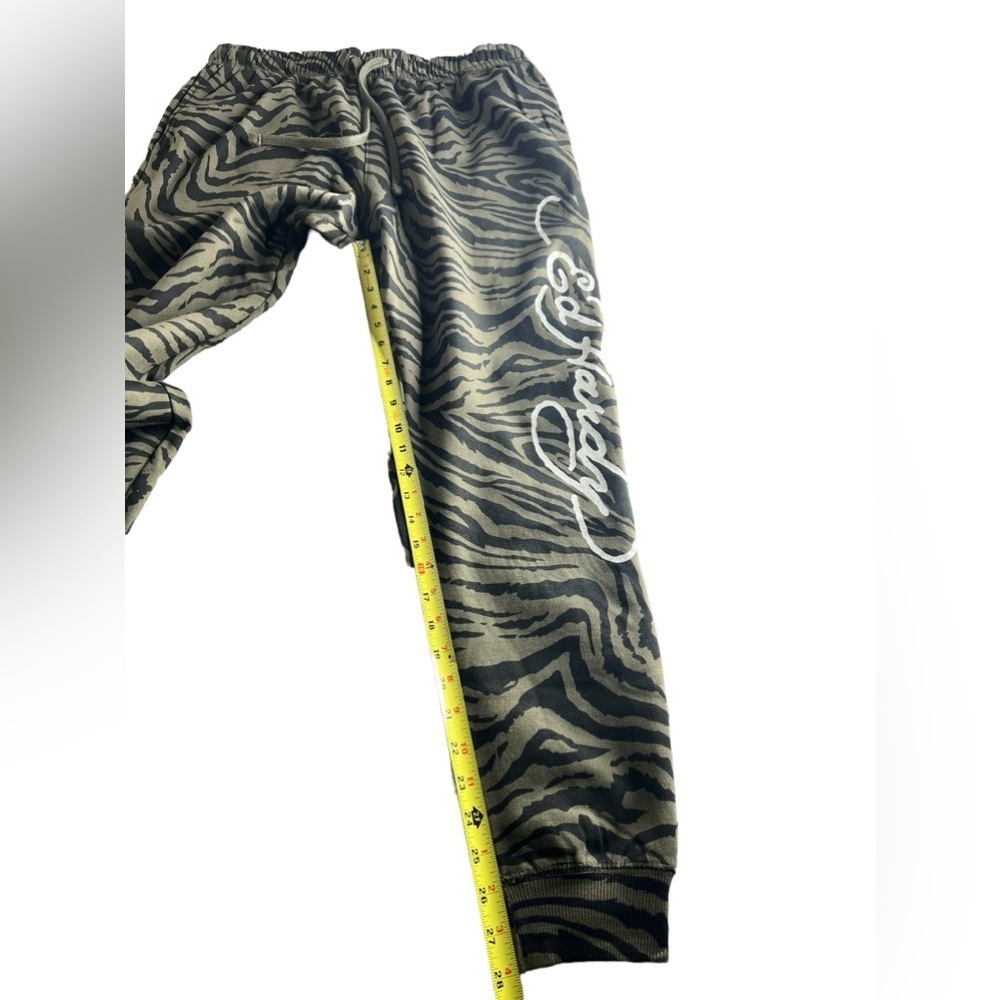 Ed Hardy Men’s Zebra Camo Jogger Sweatpants - Picture 8 of 11